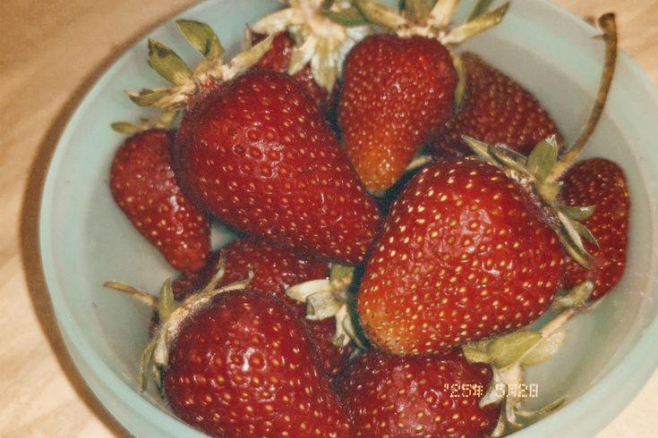 Orchard Gems: Nature's Sweetest Berry Blend